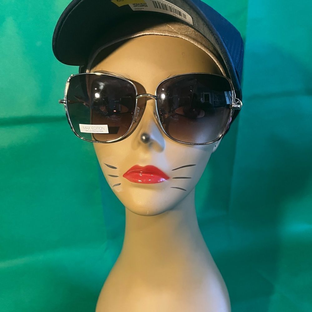 Max Edition Gold Rim Woman’s Aviator Glass